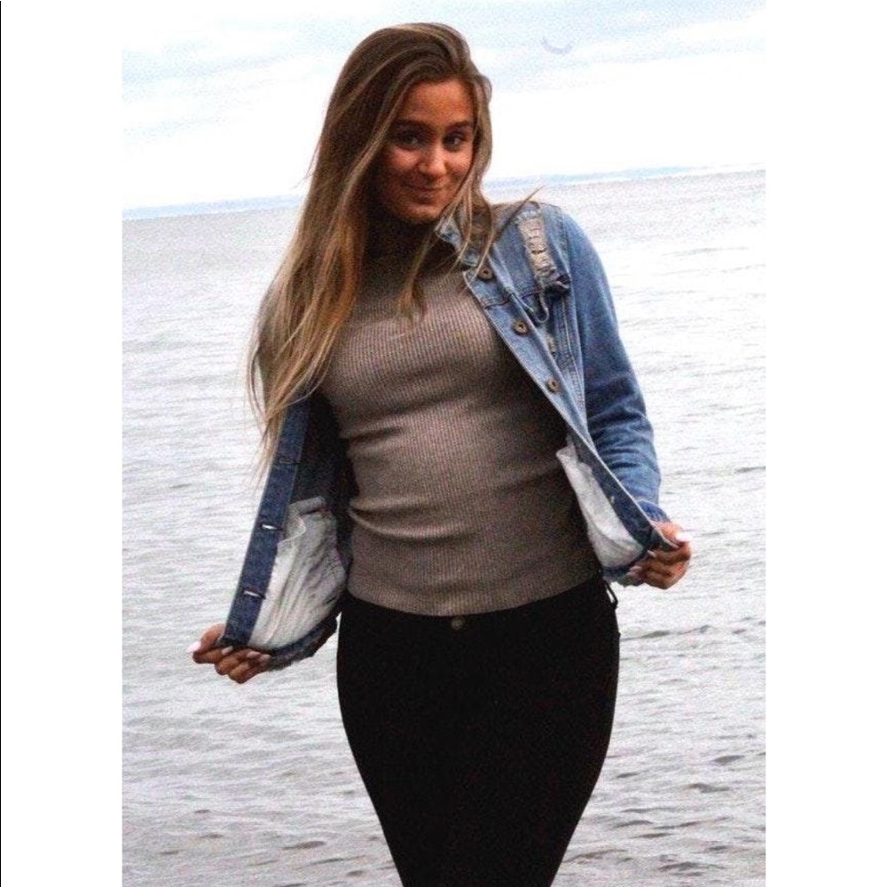 EXPRESS Quarter Sleeve Turtle Neck